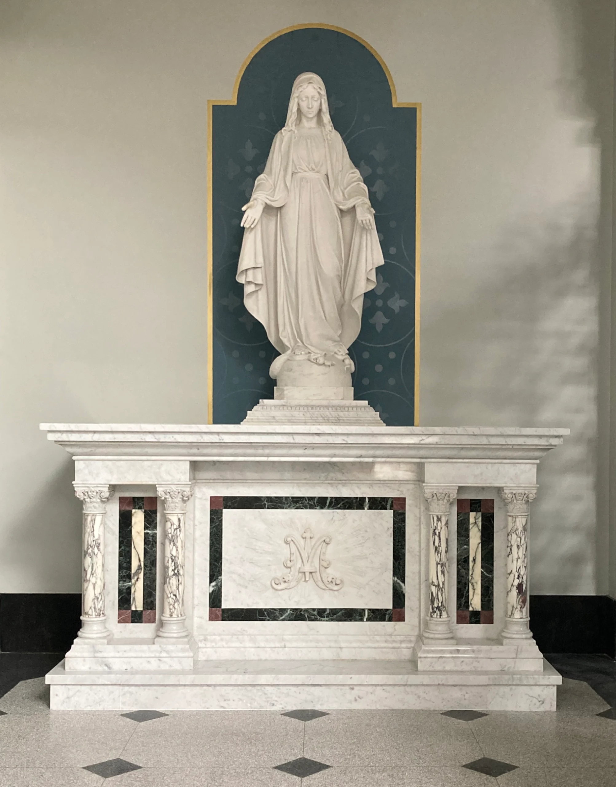 Statue of Our Lady at SLU sodality chapel